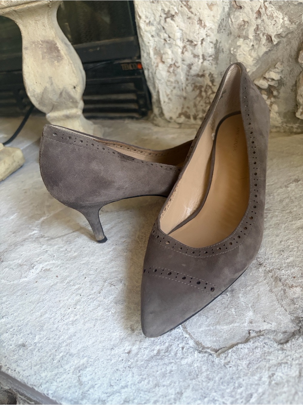 Ann Taylor Gray Suede Pointed-Toe Pumps